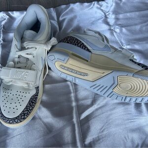 Jordan Women's Sneakers in White and Blue